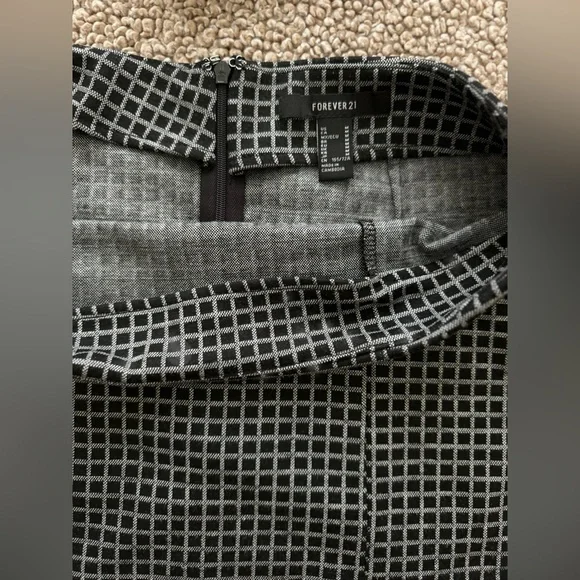 Forever 21 Square Print Mini Skirt - Picture 2 of 6